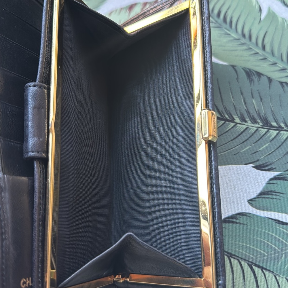 New Addition-❤️‍🔥Vintage Chanel Long Black Leather Wallet-Beautiful❤️‍🔥 - Picture 7 of 9
